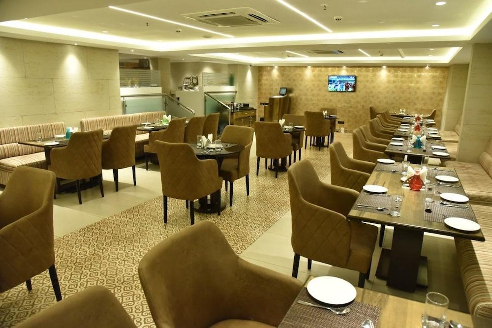 Hotel Royalton Hyderabad Abids Extérieur photo