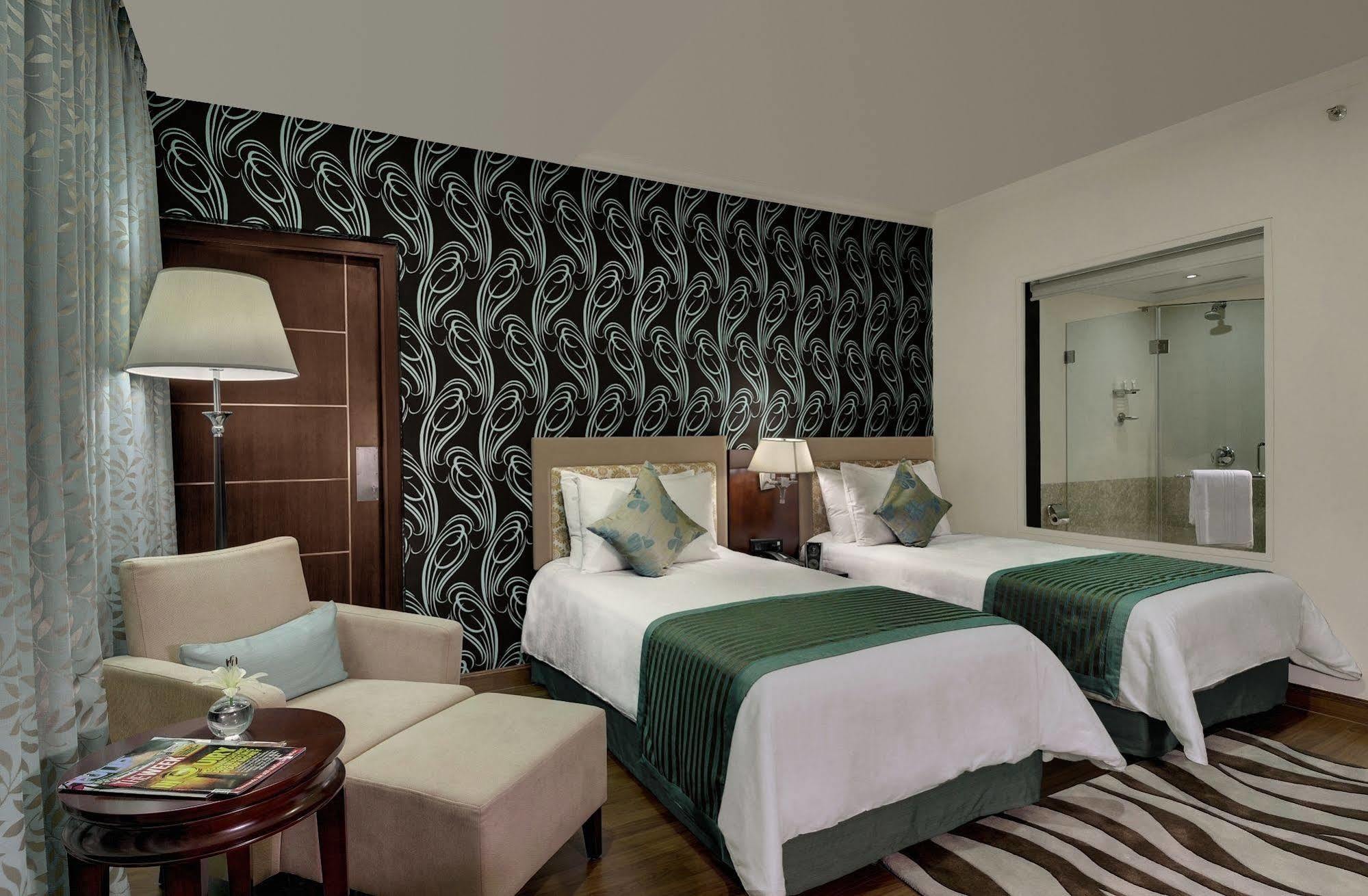 Hotel Royalton Hyderabad Abids Extérieur photo
