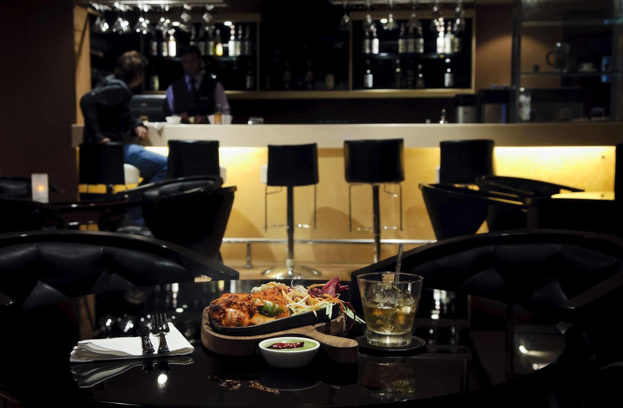 Hotel Royalton Hyderabad Abids Extérieur photo