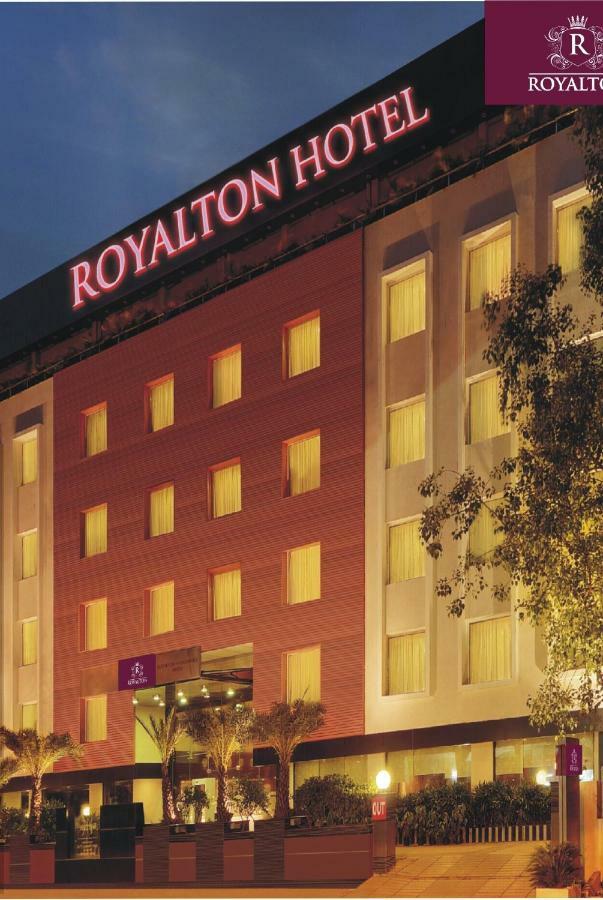 Hotel Royalton Hyderabad Abids Extérieur photo