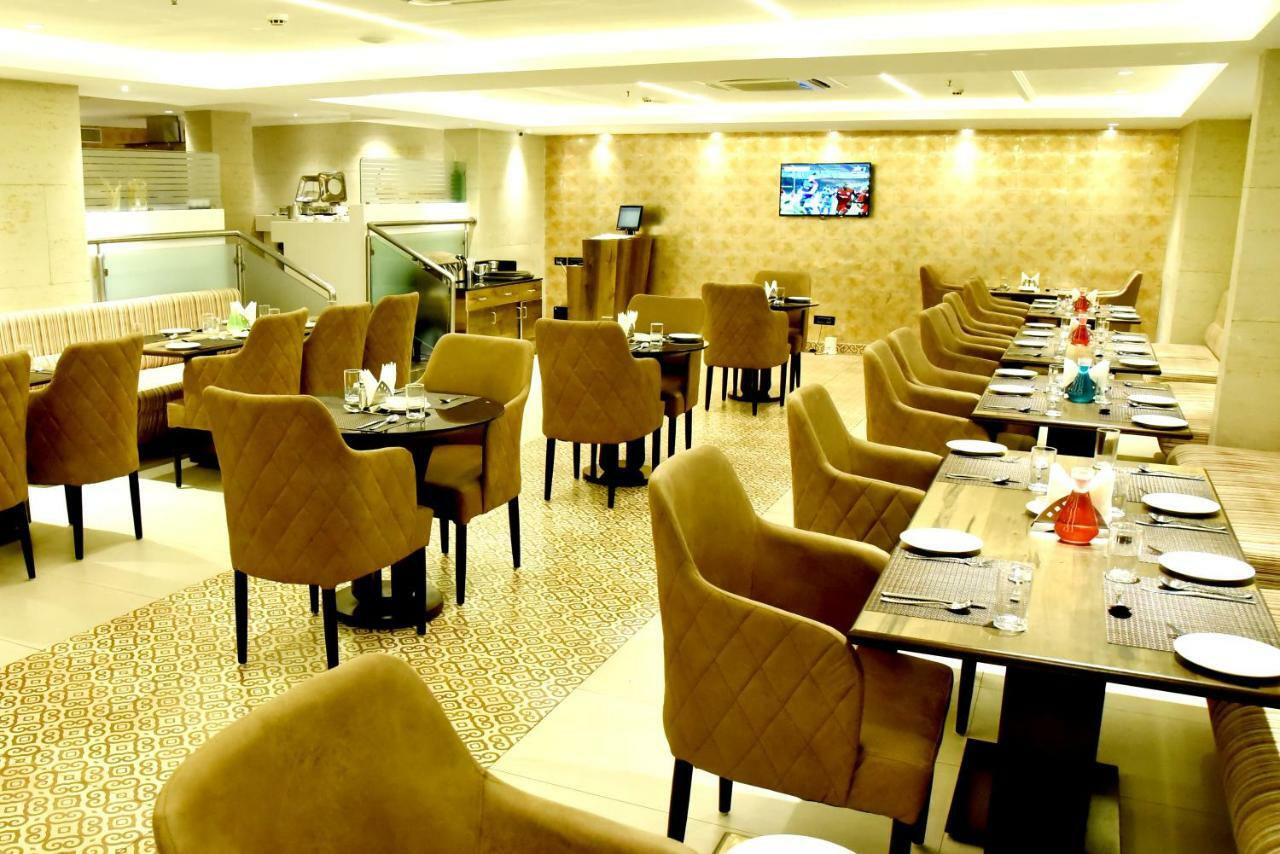 Hotel Royalton Hyderabad Abids Extérieur photo