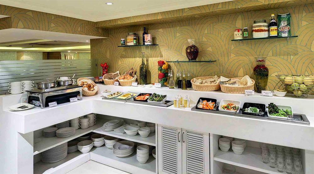 Hotel Royalton Hyderabad Abids Restaurant photo